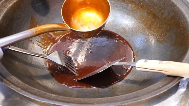Crispy Fried Chicken Boneless in Korean Traditional Market (Chicken Gangjeong) - Korean Street Food