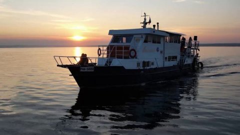 № 4. Аренда Катера Вольный в Перми. #пермь #арендакатера #отдыхвперми #artaperm #лето #вольный