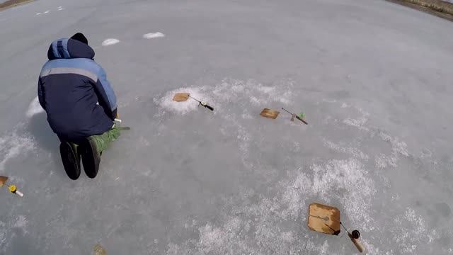Рыбалка в Курганской области на удочку (озероМалое сливное) по карасю.
