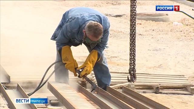 Обновление площади Мира в Лебедяни должны завершить к 1 октября смотреть онлайн