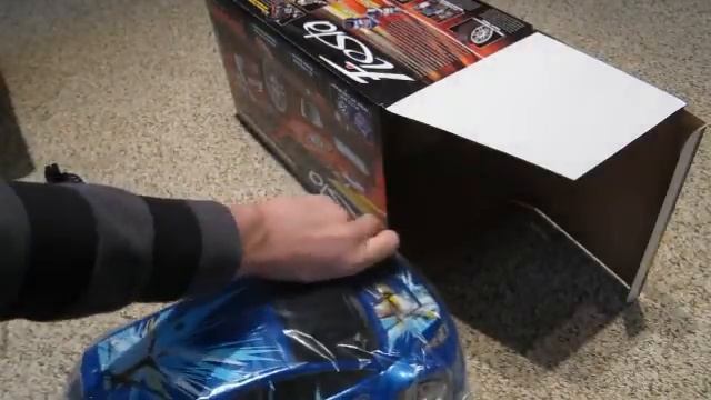 Traxxas Ford Fiesta 1/16 Unboxing смотреть онлайн