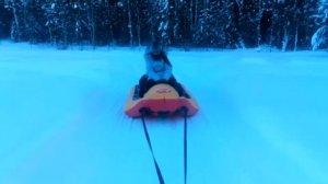 Катание на банане в "Лосенке" дети по стадиону