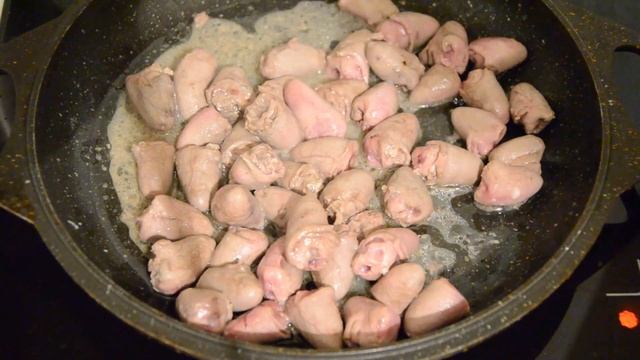 Куриные сердечки тушеные в сметане смотреть онлайн