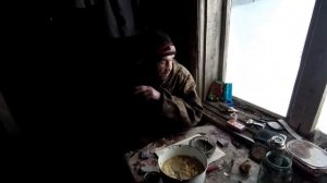 Серега с жесткого будуна(похмелья) с утра после нового года. Лечит печень.