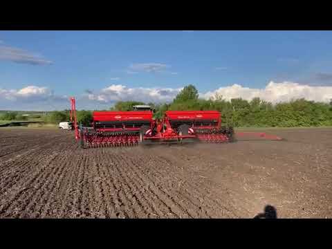 Сеем сою. МЕХАНИЧЕСКАЯ ЗЕРНОВАЯ СЕЯЛКА С ВНЕСЕНИЕМ УДОБРЕНИЙ - KUHN PREMIA 9000 TRC.