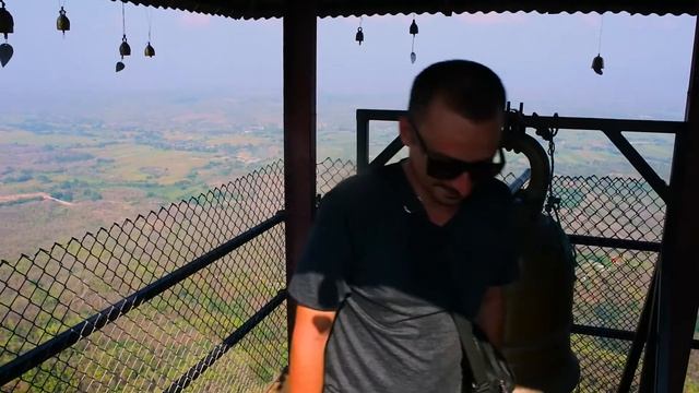 СТУПЫ НА СКАЛАХ | НЕВЕРОЯТНЫЙ ТАИЛАНД смотреть онлайн