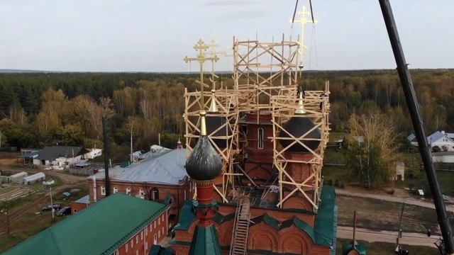 Монтаж куполов с крестами с. Абабково, Николаевский Георгиевский женский монастырь. 28-29.09.2023 смотреть онлайн