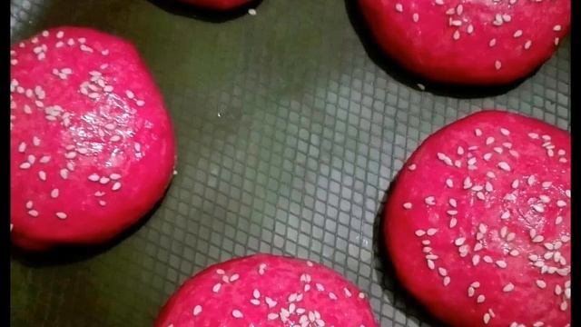 Необычные и полезные розовые булочки для Бургеров