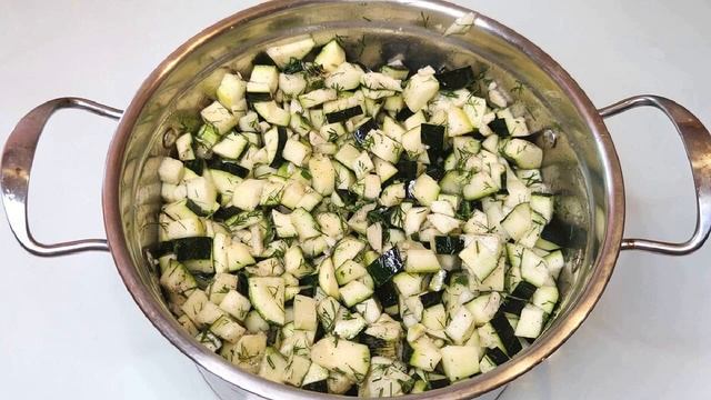 Кабачки, как грибы. Каждый год готовлю тройную порцию. Все гениальное - просто смотреть онлайн