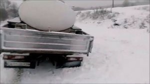 Газ 66 по бездорожью тянет Газель молоковоз Gas 66 off-road