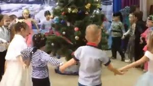 Песня « Новый год, Новый год он стучит у ворот»