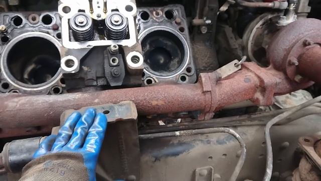 Выкручиваю закисшие болты с коллектора и головки Камаз Евро2 Ч3. смотреть онлайн