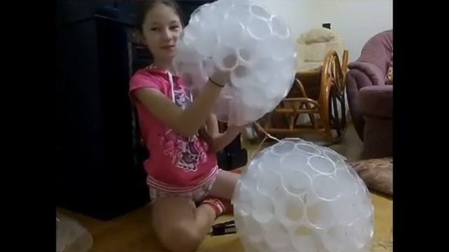 Снеговик из пластиковых стаканчиков смотреть онлайн