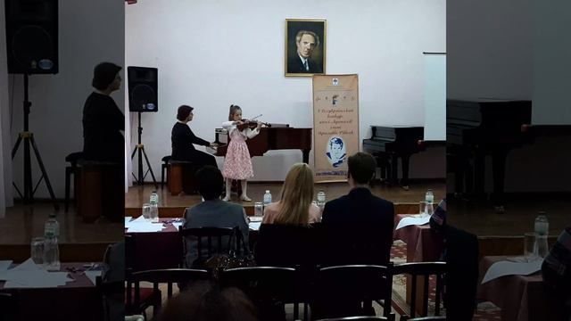 Yeva Synchyshyna, 8 y.o. -- F.Kreisler, Praeludium and Allegro  in the Style of Pugnani. смотреть онлайн