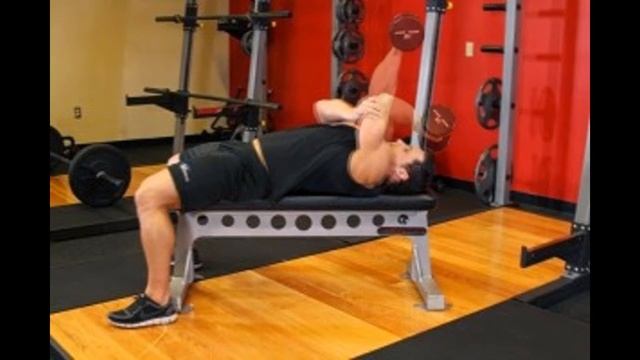 Разгибание гантели пронированным хватом смотреть онлайн