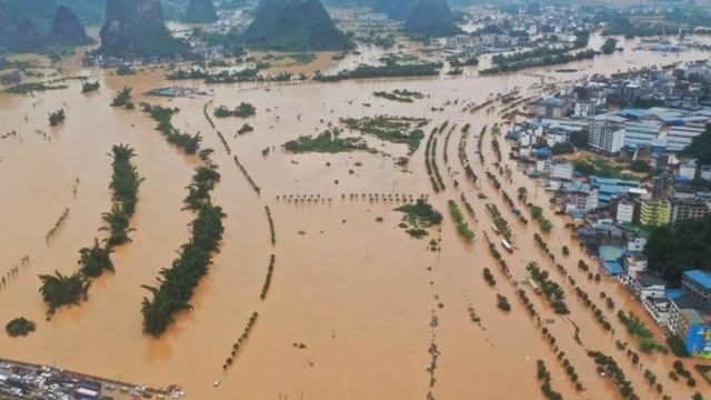 Yangtze river nears crest again, new floods feared || Yangtze river flood смотреть онлайн
