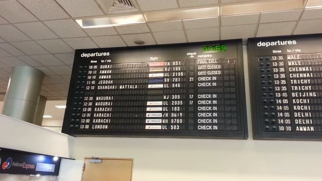 Split-flap display (Flip Board) in Colombo Airport, Sri Lanka смотреть онлайн