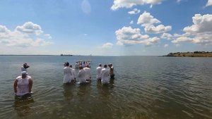 Голубое небо, белые одежды - «Верую!»