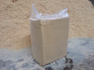 Для чего опилки или солома нужны в теплице. #garden #humus soil #farm #seedling