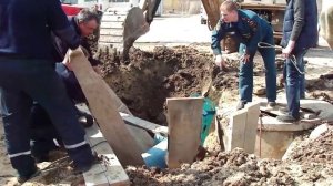 20160409 - Сызранские спасатели спасли заваленного землей мужчину