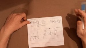 Несимметричный мультивибратор на транзисторах разной структуры.