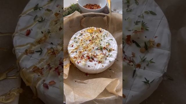 Запечённый сыр КАМАМБЕР в духовке! С хрустящей Чиабаттой! Очень вкусно #рецепт