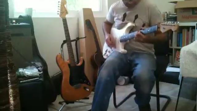 1992 MIJ Wayne's World Strat vs 1979 Fender USA Hardtail Stratocaster смотреть онлайн