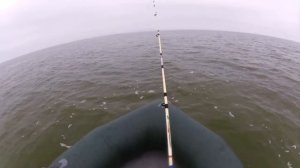 Рыбалка осенью с лодки.  Ейский лиман.