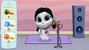 Том и Анджела поют в караоке