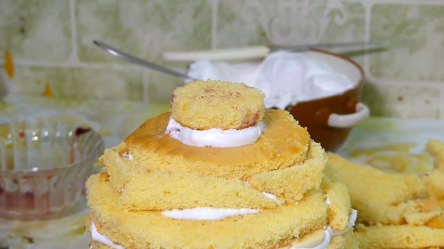 МК торт Киндер Сюрприз из белкового крема своими руками