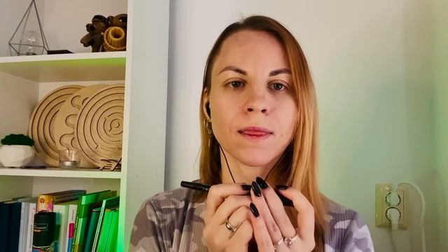 ASMR для сна и расслабления:  рисую карандашами на твоем лице. Шепот и касания