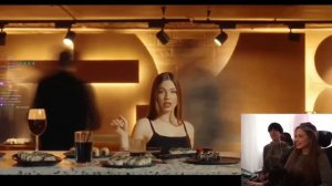 МОЛОДОЙ ПЛАТОН И АКУЛИЧ СМОТРЯТ:АКУЛИЧ, Молодой Платон - ПОДАРОК