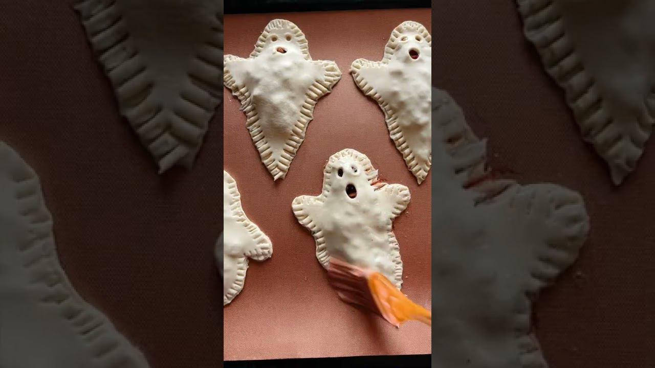 Очень милые пирожки-привидения. Крутая идея для домашнего активитиз на Хэллоуин! #пирожки #хэллоуин смотреть онлайн