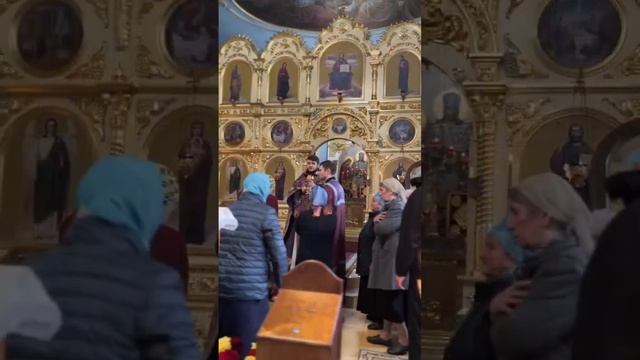 Дорогие братья и сестры, с праздником Воздвижения Честного и Животворящего Креста Господня. смотреть онлайн