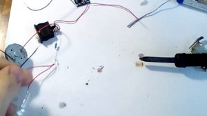 КАК СДЕЛАТЬ РОБОТА-УБОРЩИКА СВОИМИ РУКАМИ / HOW TO ROBOT CLEANER OWN HANDS