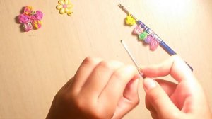 Как сплести цветок из резинок 💙💚💛💜💓