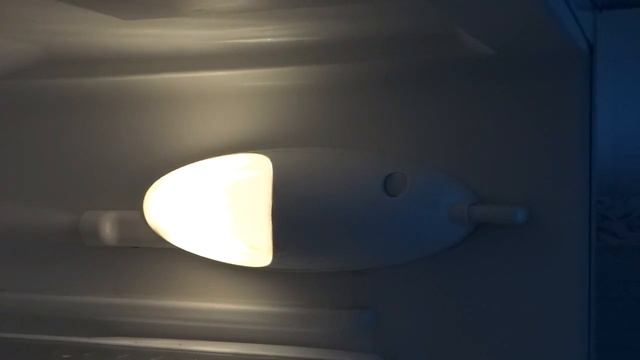 Как горит лампочка в холодильнике смотреть онлайн