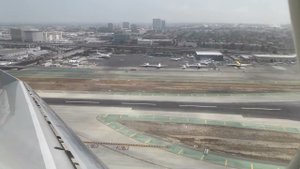 Tske-Off at Los Angeles LAX. Bombardier Global 6000