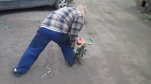 Как заводится бензопила Дружба-4