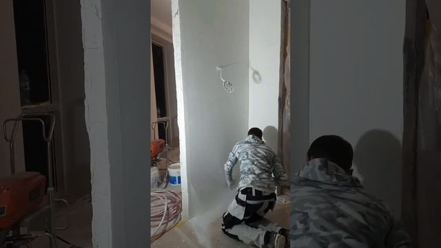 Армирование стен стеклохолстом. подготовка квартиры под покраску