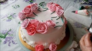 Торт для девушки на день рождения . Украшение торта.