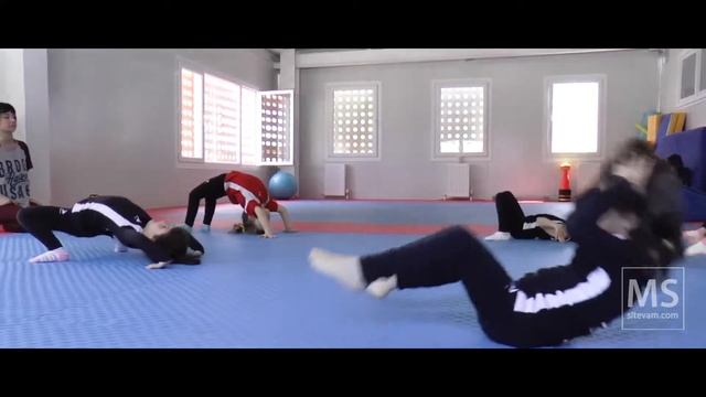 Школа гимнастики SAVKAR в Стамбуле смотреть онлайн