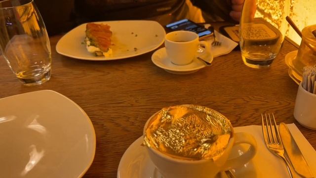 В Стамбулі золота кава . ❤️❤️ Стамбул ресторан NusretSteakhouse смотреть онлайн