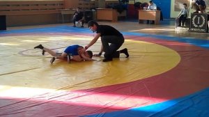 Соревнования по вольной борьбе.  Дети