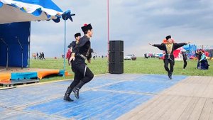Фестиваль тюльпанов 2017. Калмыцкий народный танец "Ишкимдык" (8).