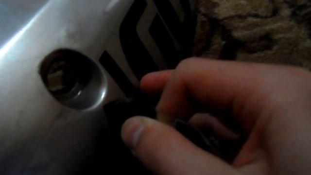 Удаление наклейки с пластика скутера смотреть онлайн