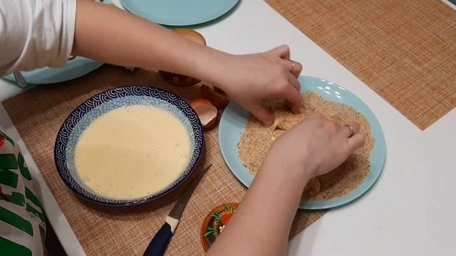 МЯСО В ХРУСТЯЩЕЙ ПАНИРОВКЕ смотреть онлайн