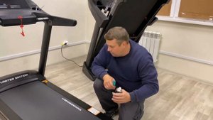 КАК СМАЗАТЬ БЕГОВУЮ ДОРОЖКУ И КАК ОТРЕГУЛИРОВАТЬ БЕГОВОЕ ПОЛОТНО? | ОБСЛУЖИВАНИЕ БЕГОВОЙ ДОРОЖКИ