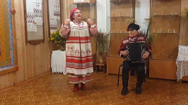 "ВДОЛЬ ДЕРЕВНИ" (муз. В. Захарова, ст. М. Исаковского) - исп. Виктория Матвеева - Калуга смотреть онлайн