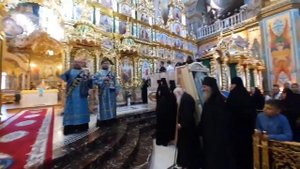 Тысячи людей - Тропарь Почаевской иконе Божией Матери